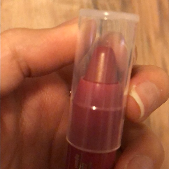 Clinique Lipstick - Picture 2 of 5